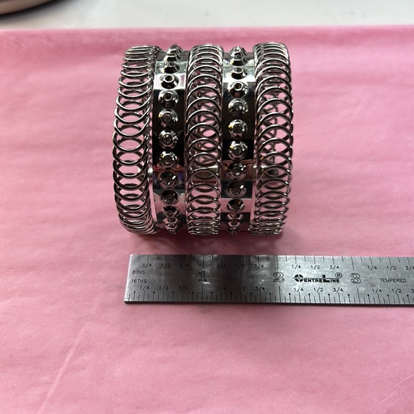 ‼️SALE‼️ Silver cuff bracelet - Picture 3 of 5
